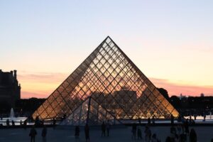 Muzeum Louvre: nejatraktivnější památka Paříže, která stojí za vidění