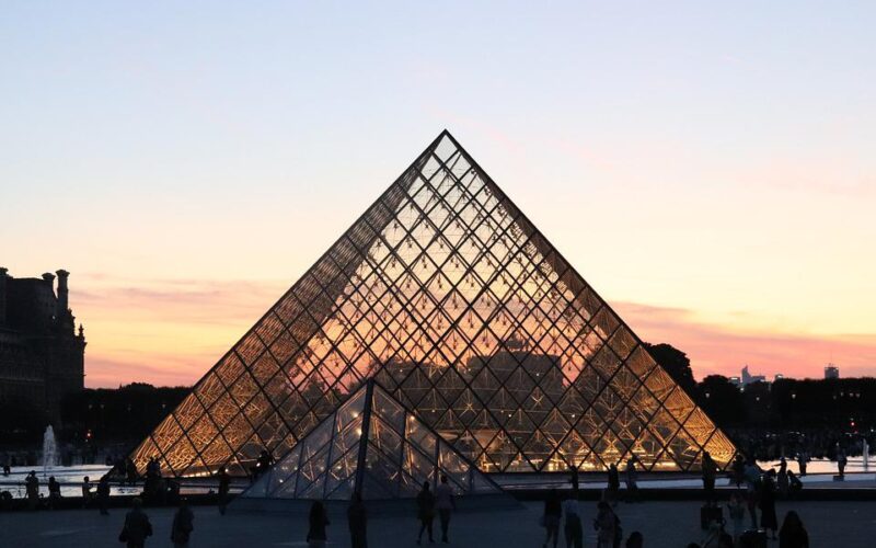 Muzeum Louvre: nejatraktivnější památka Paříže, která stojí za vidění