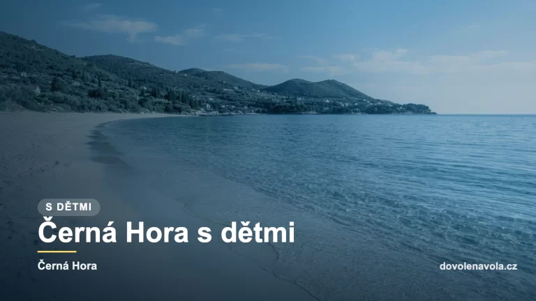 Piscita melka plaz na cernohorskem pobrezi vhodna pro rodiny s detmi.