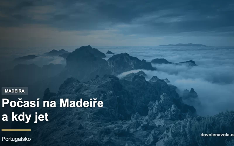 Podvečerní obloha nad horskými hřebeny Madeiry s mořem mraků a teplým světlem