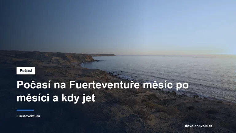 Jasna obloha nad pouštnim pobrezim