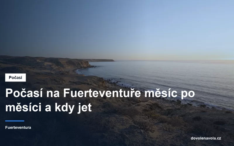 Jasna obloha nad pouštnim pobrezim