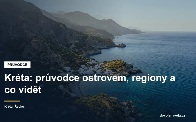 Pobřeží Kréty s horami spadajícími do tyrkysového moře